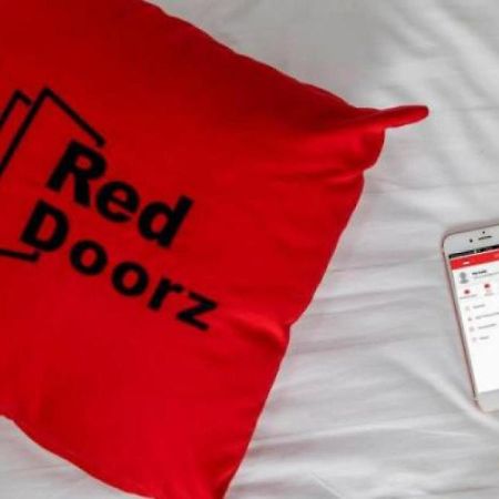Reddoorz Plus Near Rs Harapan Kita Jakarta Exteriér fotografie